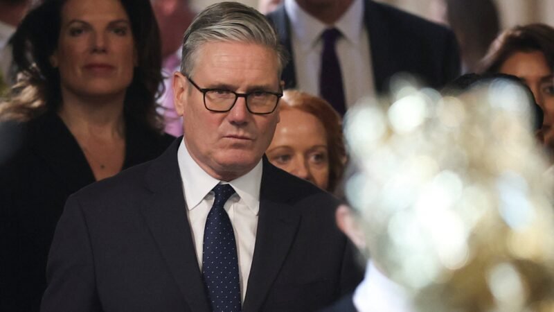 Primeiro-ministro do Reino Unido deve renunciar na segunda (22), diz jornal britânico
