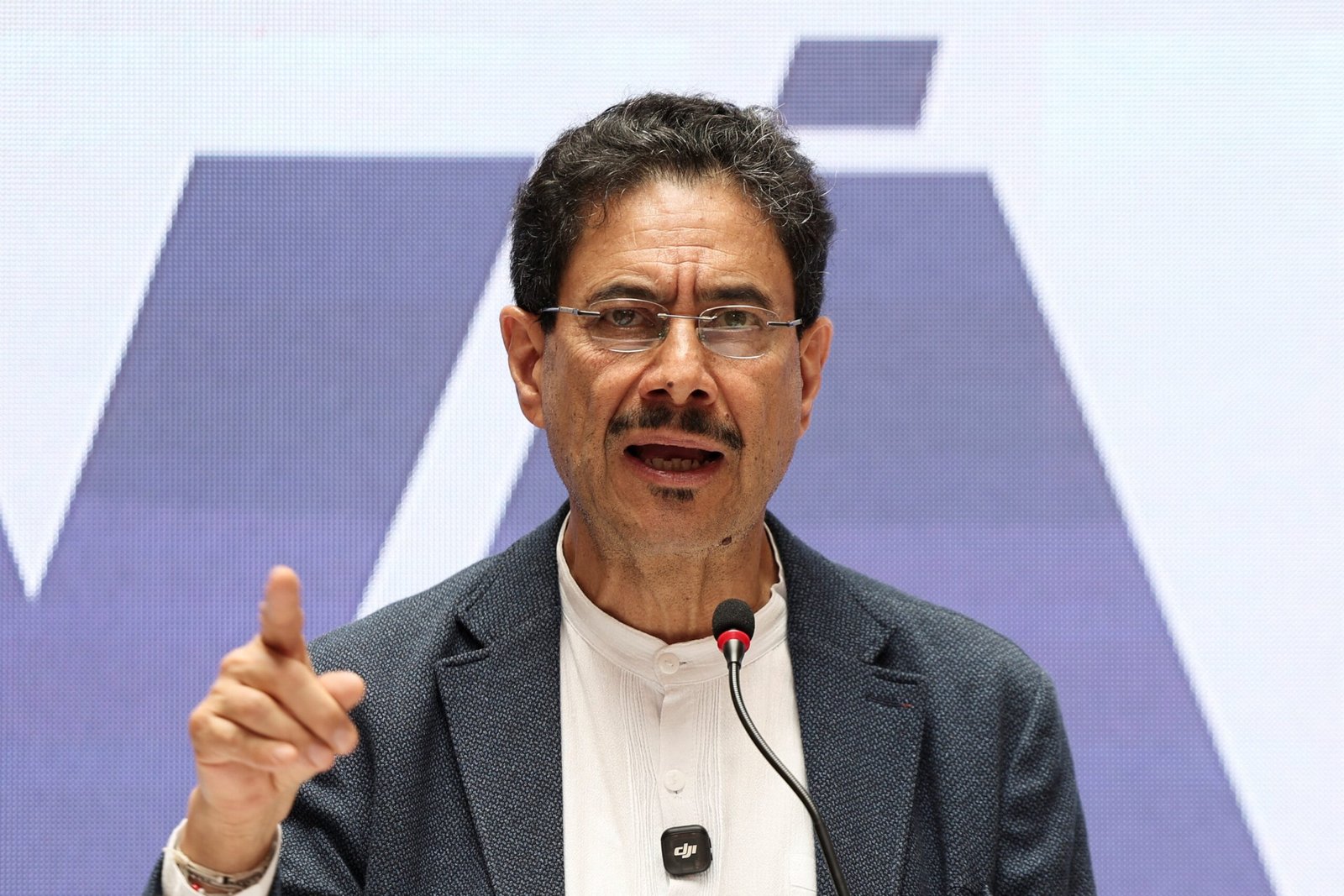 Uma semana após votação, candidato apoiado por Petro reconhece resultado das eleições presidenciais na Colômbia