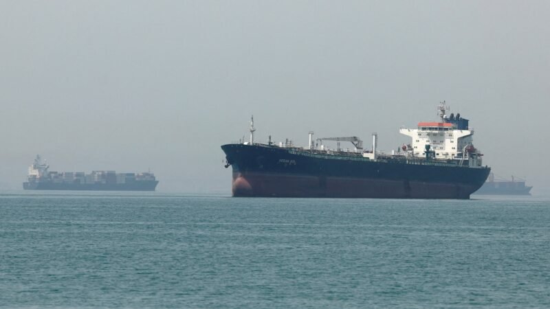 Nova escalada no Golfo: Irã diz ter disparado contra navios em Ormuz; EUA afirmam ter interceptado mísseis no Kuwait e no Bahrein