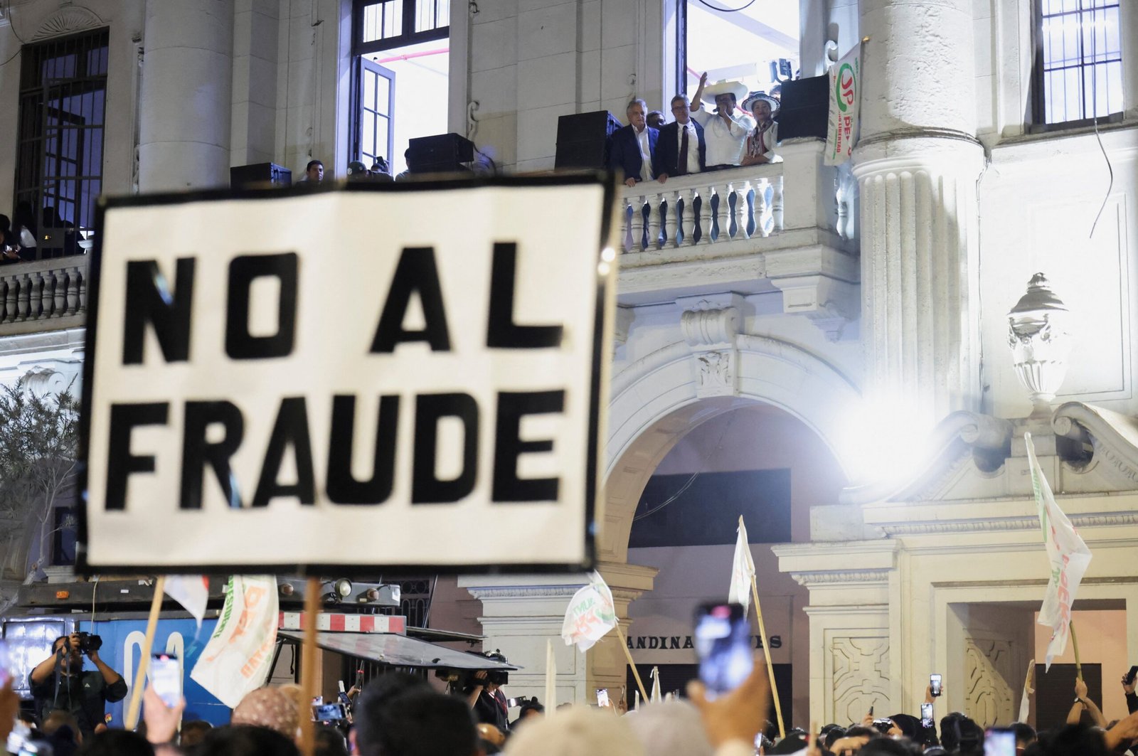 ‘O país da apuração interminável’: por que o resultado da eleição no Peru demora tanto para sair?