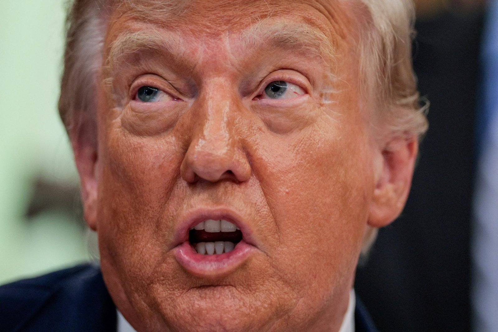 Trump diz que acordo com Irã será assinado domingo e promete abertura do Estreito de Ormuz