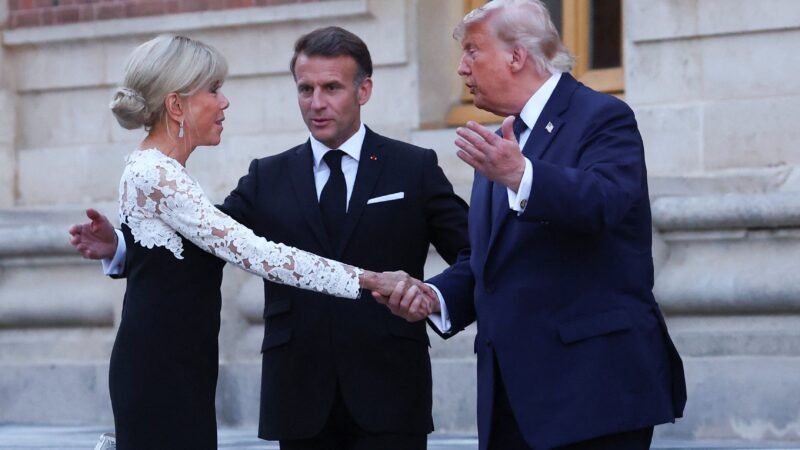 Trump janta com Macron no Palácio de Versalhes; FOTOS