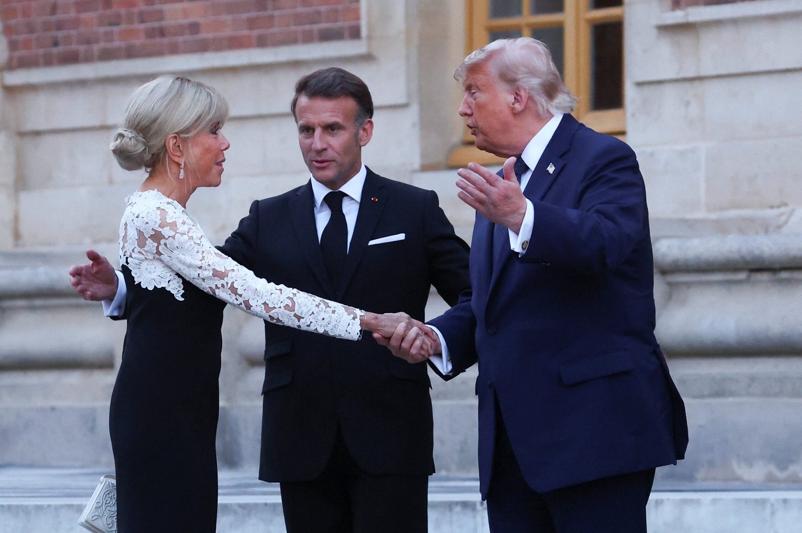 Trump janta com Macron no Palácio de Versalhes; FOTOS