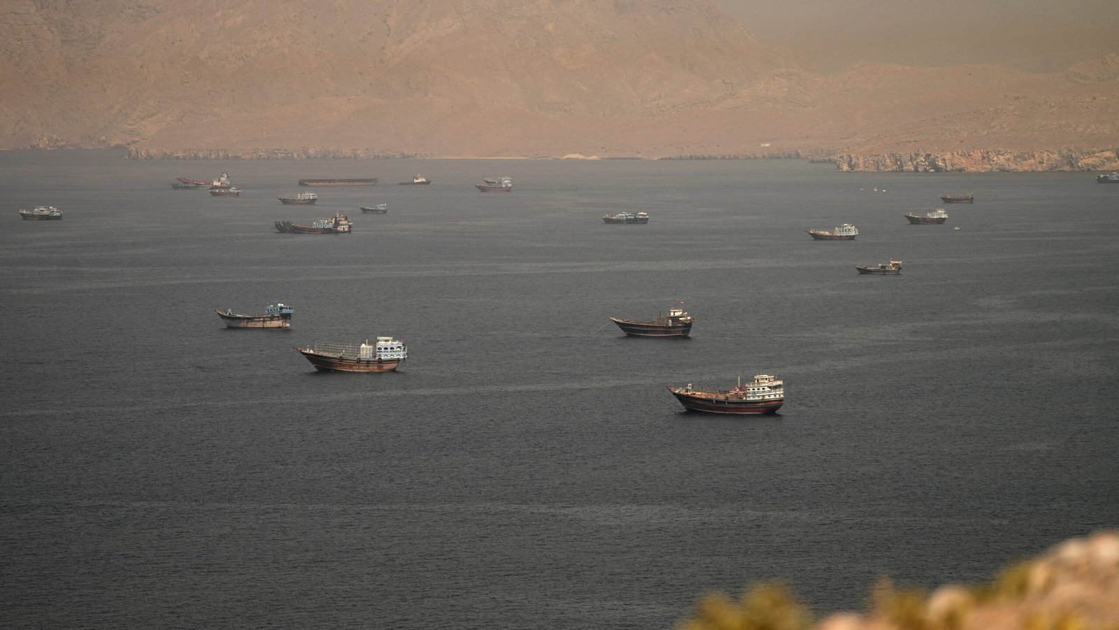 Irã diz que não cobrará taxa para navios no Estreito de Ormuz por 60 dias