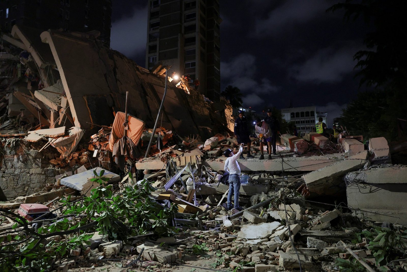 Delcy Rodríguez confirma 32 mortes e 700 feridos após terremotos atingirem país