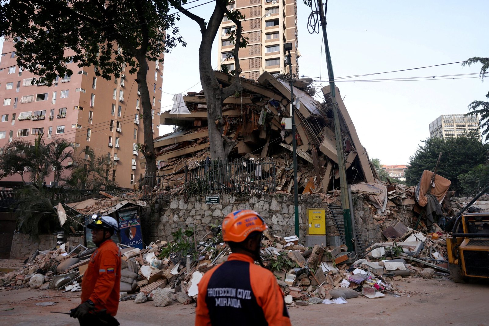 Prédios destruídos, resgates dramáticos, luta contra o tempo: vídeos mostram destruição após terremoto na Venezuela