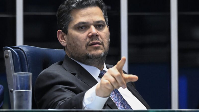 Alcolumbre nega ter recebido US$ 30 milhões de Vorcaro e promete reação judicial