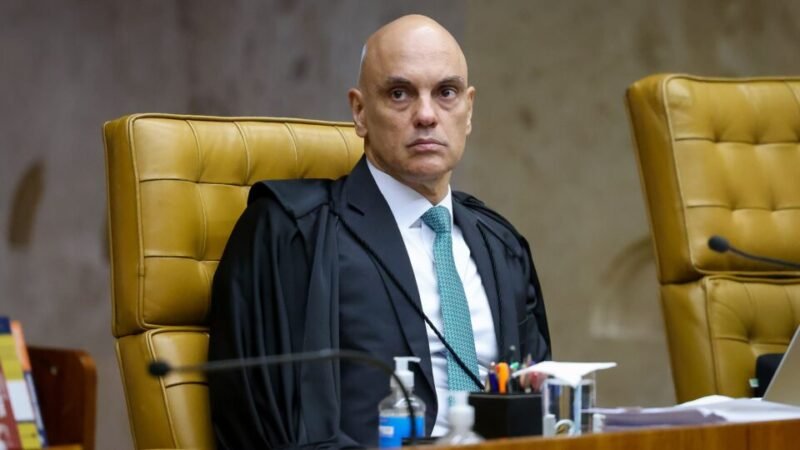 Moraes suspende ação contra deputado mineiro por participação no 8/1