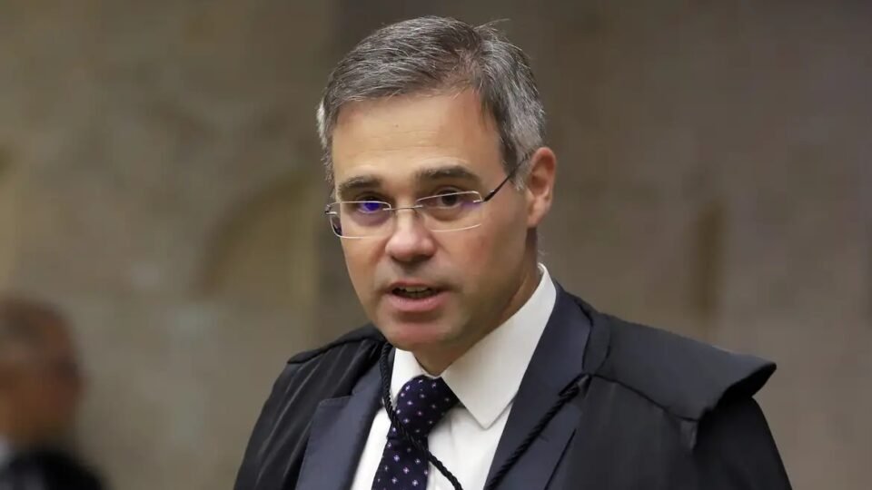 Mendonça critica ativismo e diz que magistrados não podem decidir com base em convicções pessoais