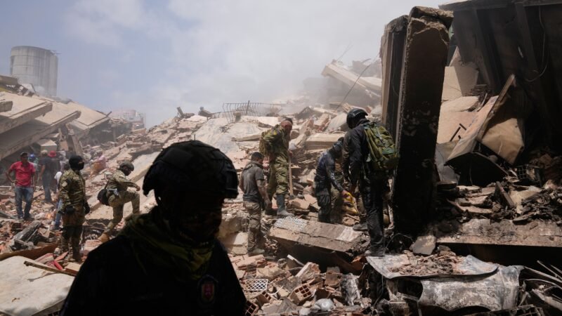 Terremoto e devastação: no aguardo de ajuda internacional e com milhares de desaparecidos, Venezuela entra no 3º dia de buscas