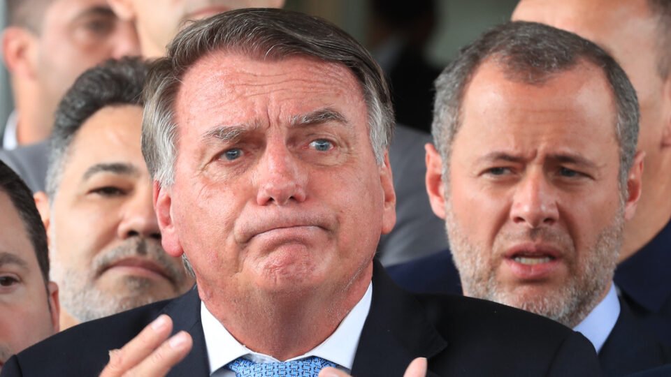 Veículo do GSI com arma de Bolsonaro não passou por vistoria, diz PM a Moraes