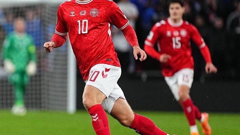 Dinamarquês Christian Eriksen desmaia em partida contra a Ucrânia; jogador já precisou ser reanimado durante jogo em 2021
