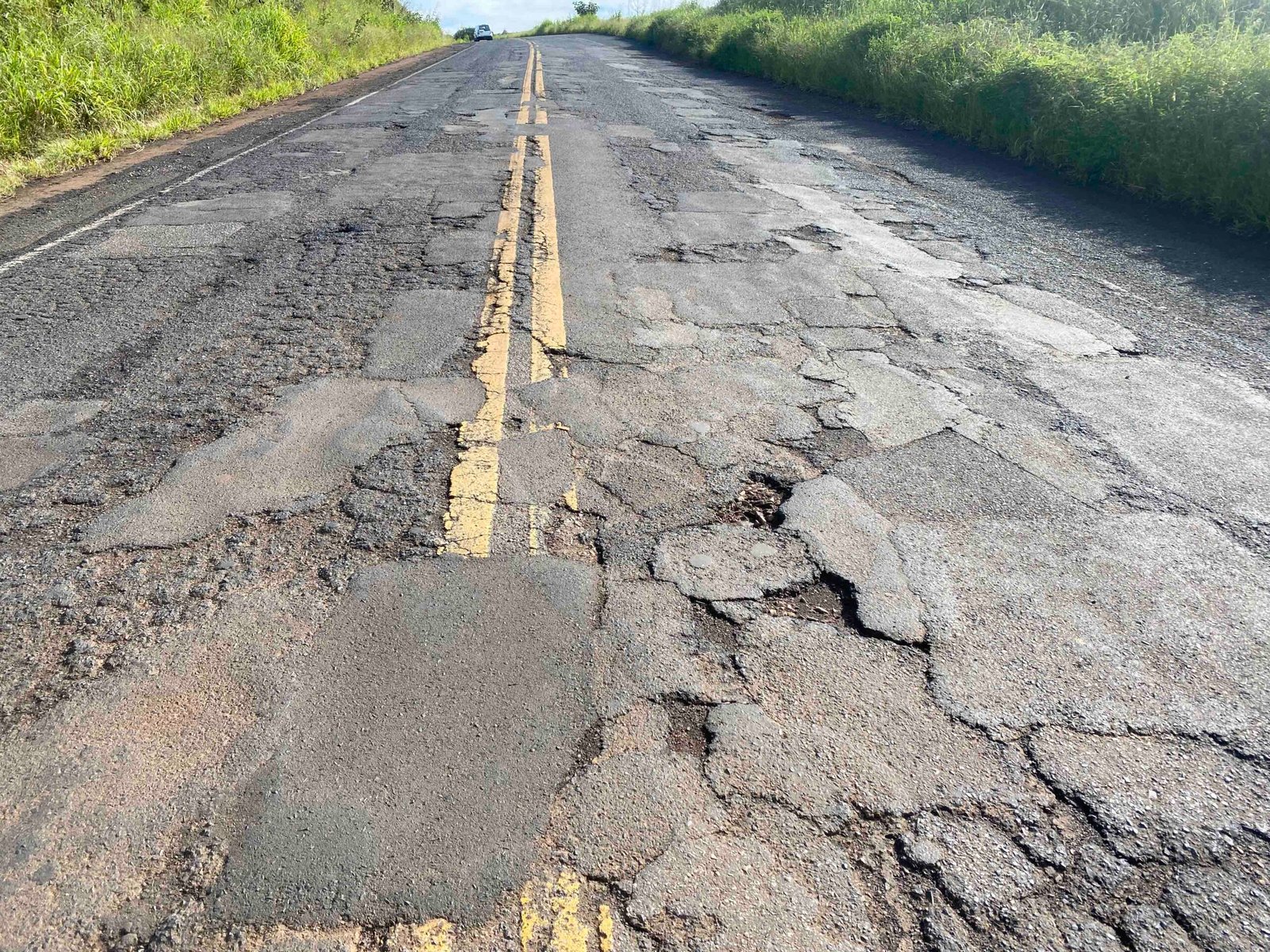 Minas Gerais tem a pior segurança rodoviária do Sudeste e baixa proteção em 3 a cada 10 km de estrada, aponta CNT