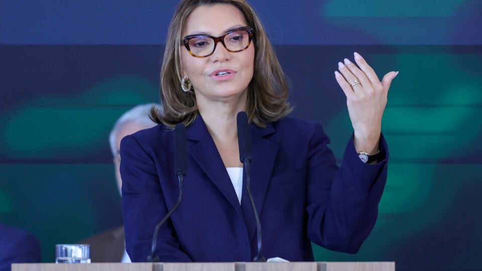 Janja afasta segurança após deputada do PT reclamar de agressão em evento