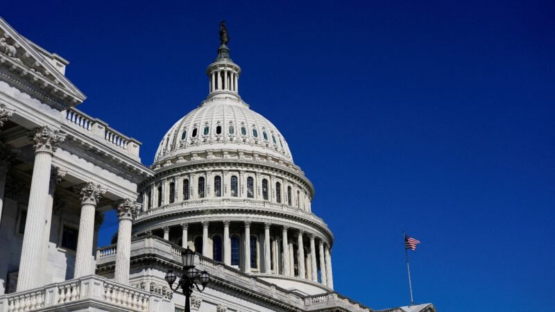 Câmara dos EUA aprova pacote de R$ 480 bilhões para a guerra do Irã e projeto de Trump que restringe voto
