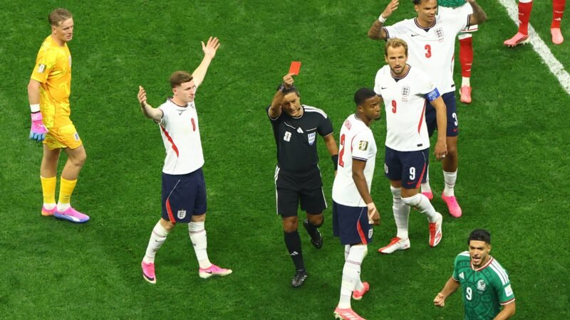 Parlamentar inglês quer que Fifa adie suspensão de jogador inglês após episódio com Trump: ‘Regras aplicadas igualmente’