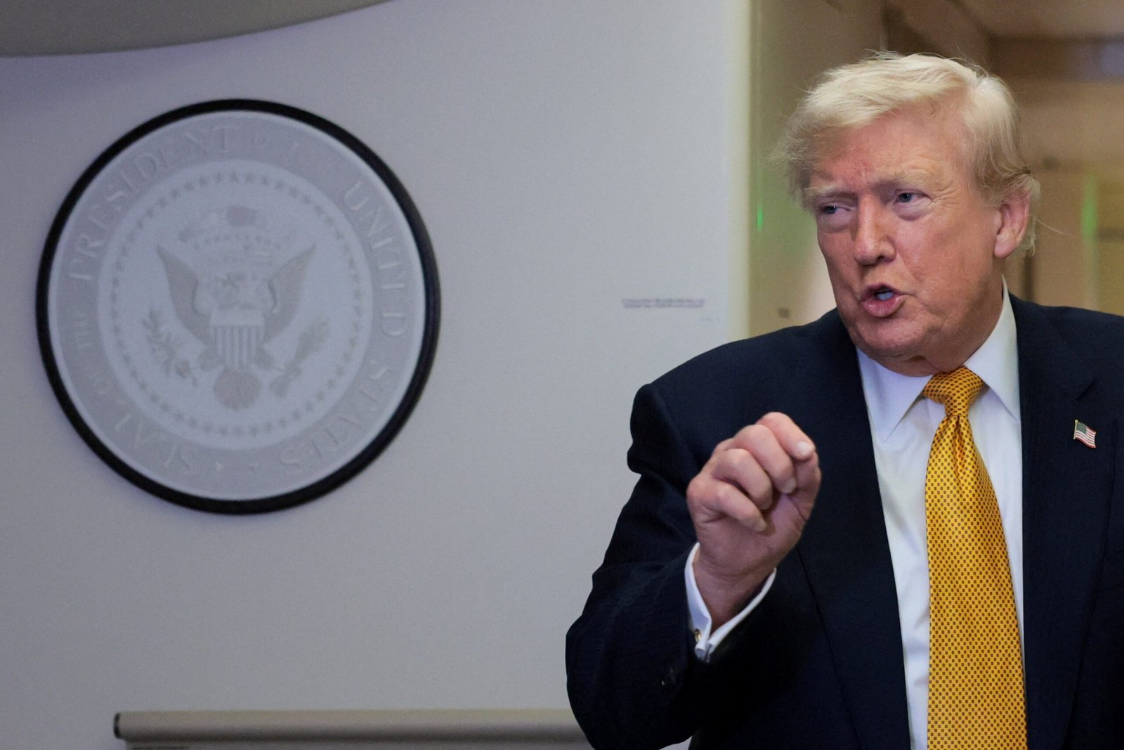 Bloqueio naval dos EUA ao Irã começa nesta terça; Trump diz que cobrará 20% de ‘pedágio’ sobre cargas em Ormuz