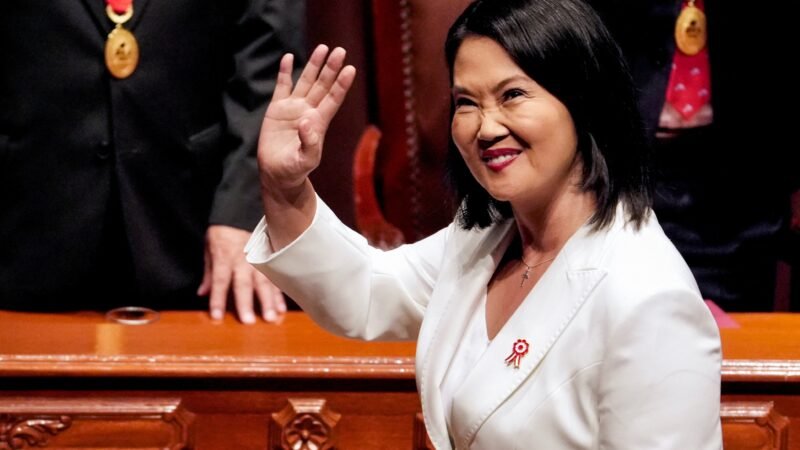 Keiko Fujimori assume Presidência do Peru nesta terça (28) com Javier Milei na plateia