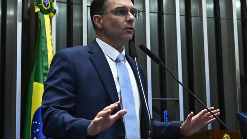 Flávio vê manobra de Moraes e Dino para usurpar atribuições do TSE