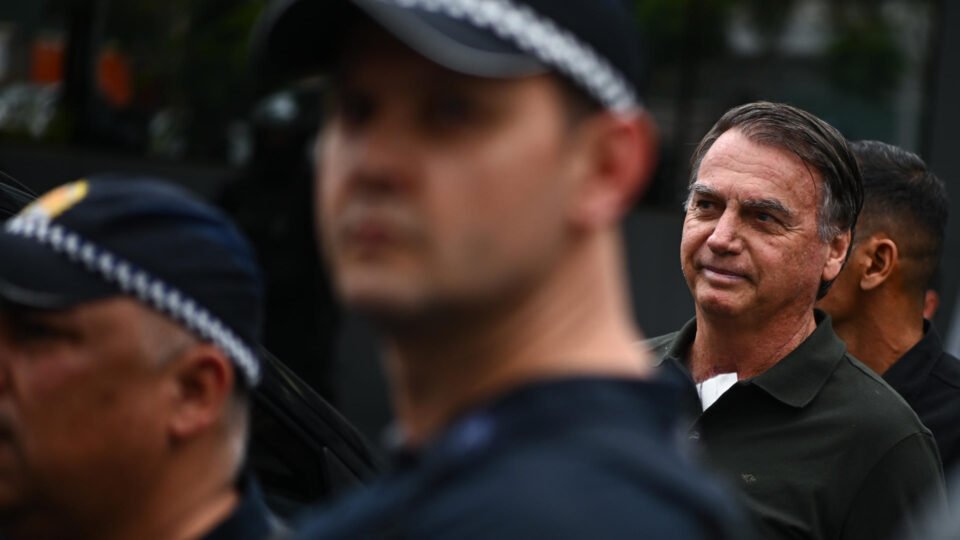 Espingarda de Bolsonaro está com importadora no RS, esclarece defesa
