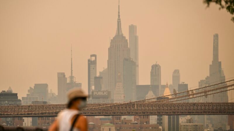 Trump culpa Canadá por fumaça de incêndios florestais e ameaça cobrar ‘custo da poluição’ com tarifas