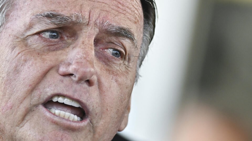 Moraes dá 48h para Bolsonaro explicar vídeo de IA e alerta sobre revogação da domiciliar