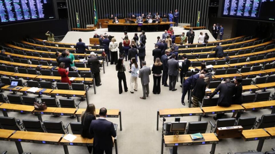 Câmara diz ao STF que indicações de emendas seguiram a lei