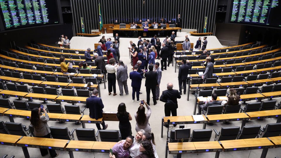 Câmara aprova MP que destina arrecadação com bets para a PF