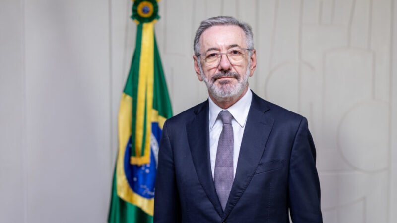 Ministros confirmam dupla taxação dos EUA de 37,5% para “muitos setores”