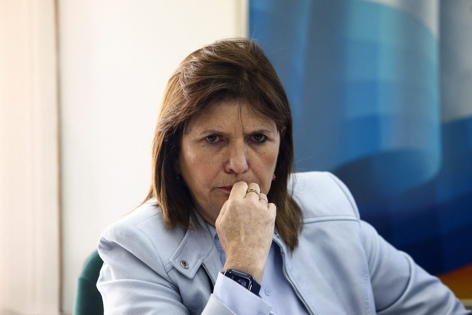 Aliada de Milei defende presidente argentino, mas pede cautela com o vocabulário e apela ao Brasil: ‘Volte o embaixador’