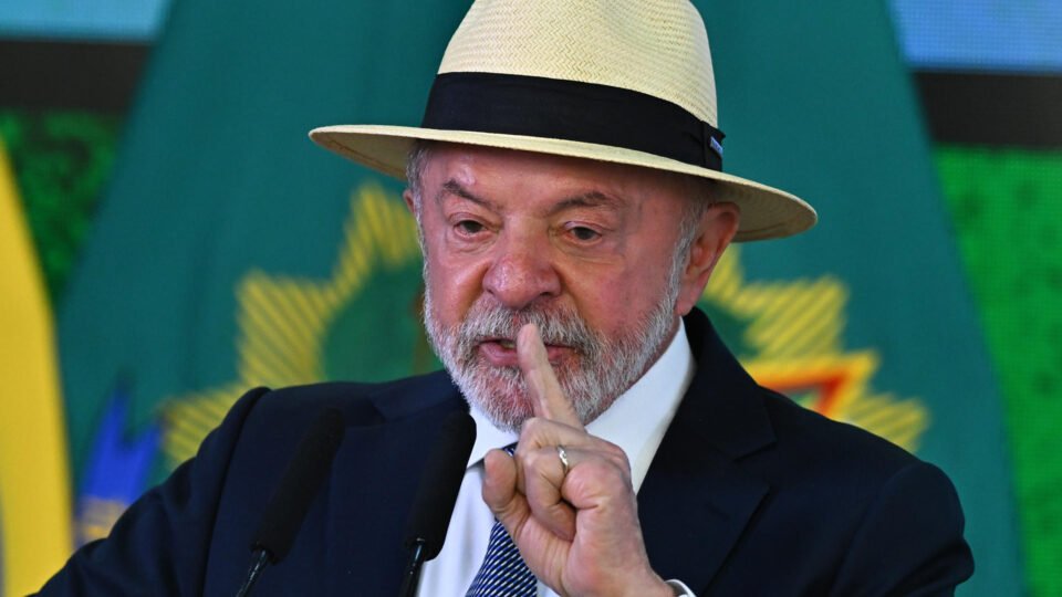Mendonça manda governo Lula abrir dados de gastos com publicidade