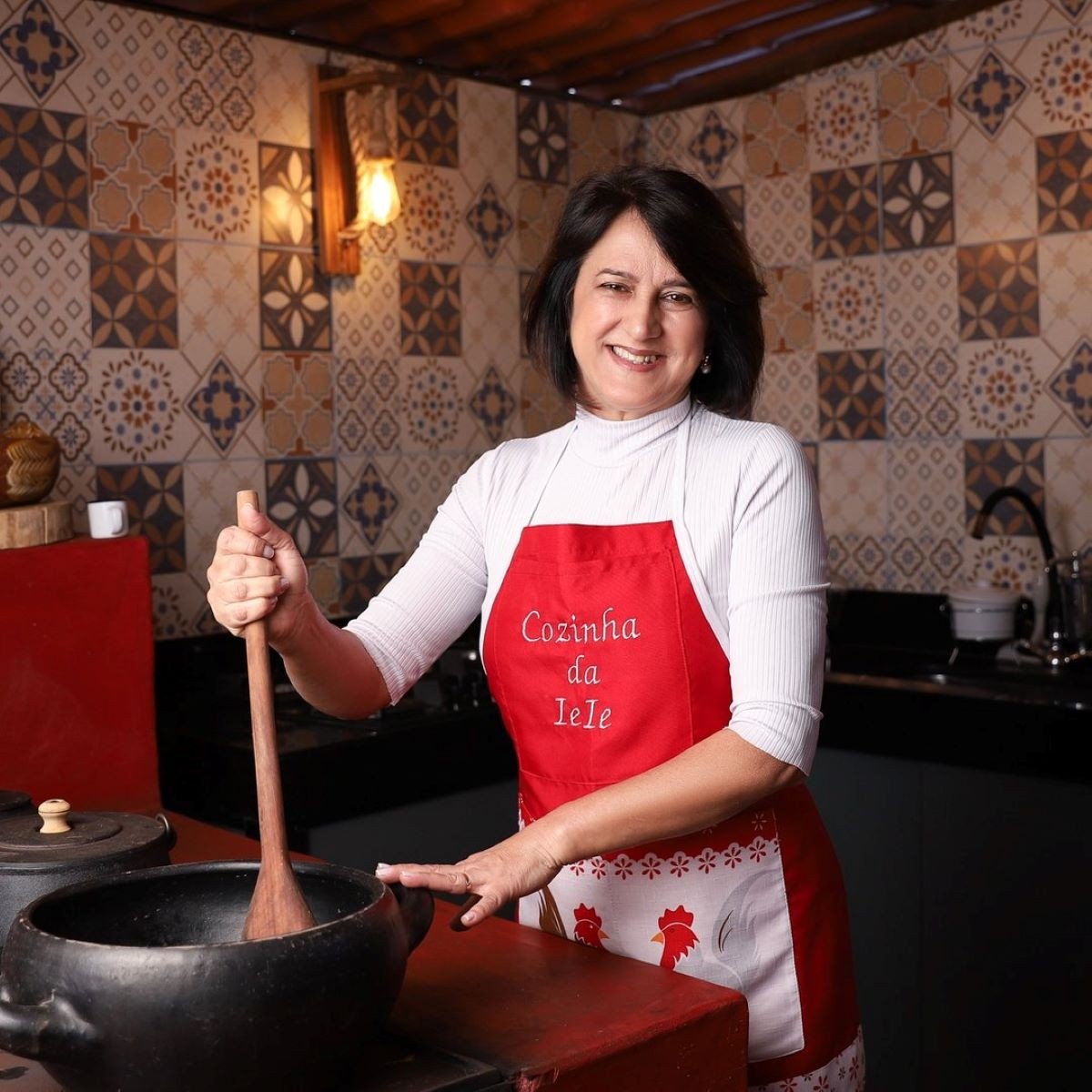 ‘Sabores, Sons e Memórias’: Cozinheira resgata sabores da infância e leva receitas para a internet em Itapecerica