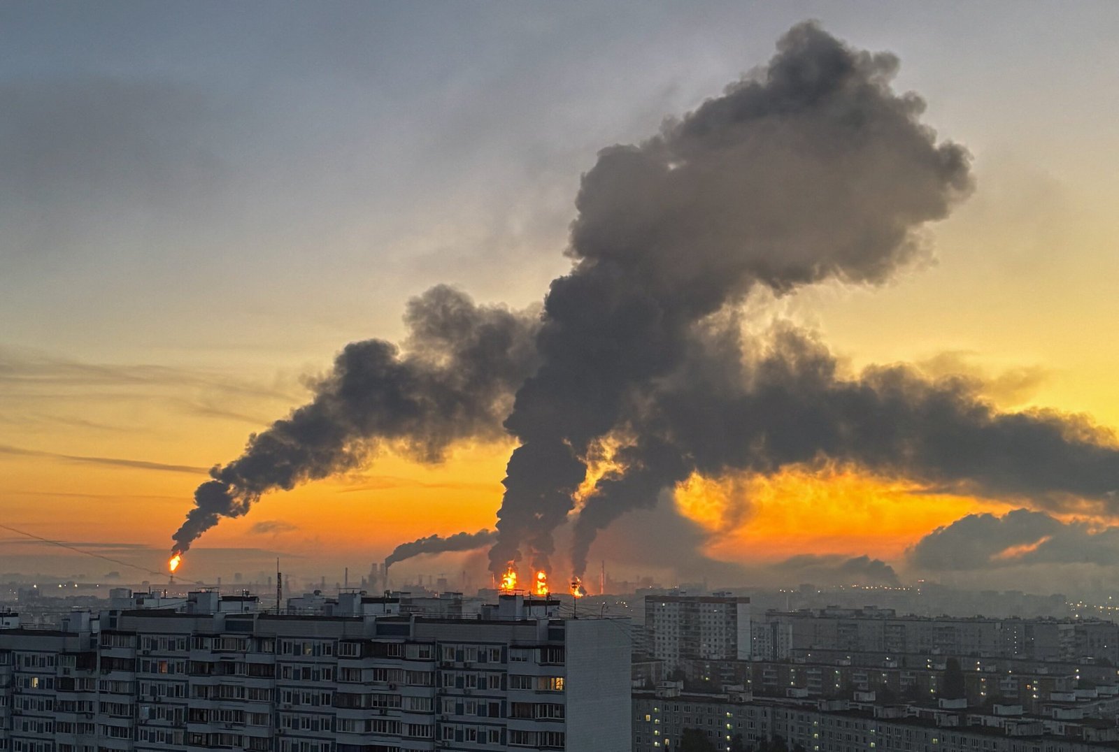 A nova crise do petróleo e a economia global fora de ordem – O Assunto #1809