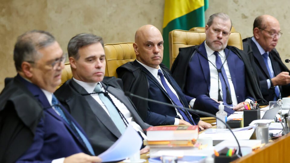 Ministros do STF suspendem decisão sobre investigação contra Moraes no plenário
