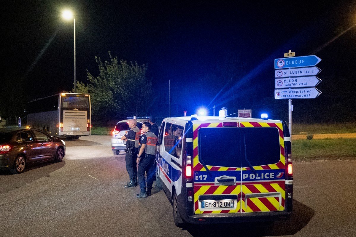Trem com quase 200 passageiros descarrila na França e deixa 44 feridos