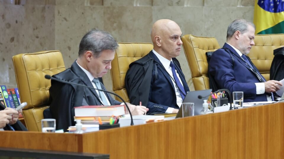 Polícia Federal enfrenta obstáculos técnicos para recuperar mensagens de Moraes