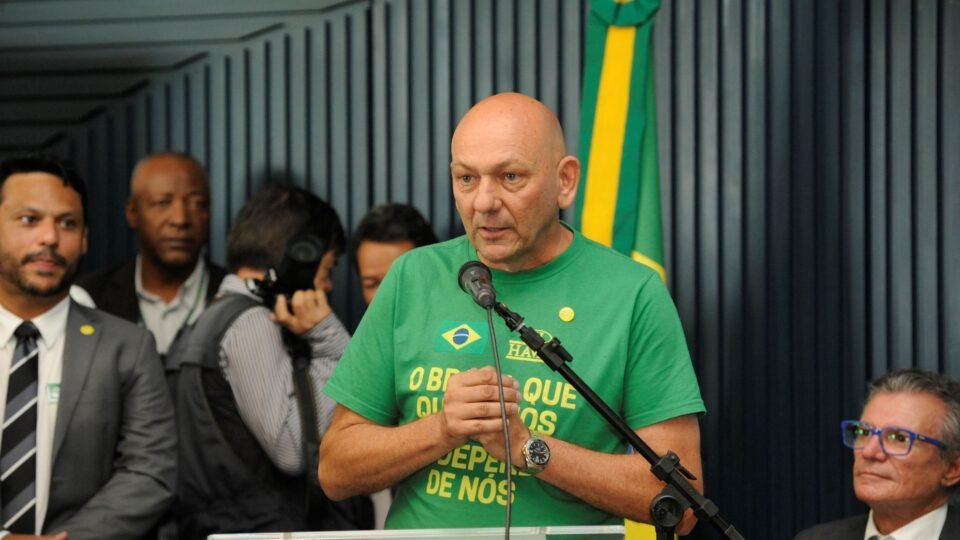 Justiça do Trabalho proíbe Luciano Hang de fazer discurso político na Havan