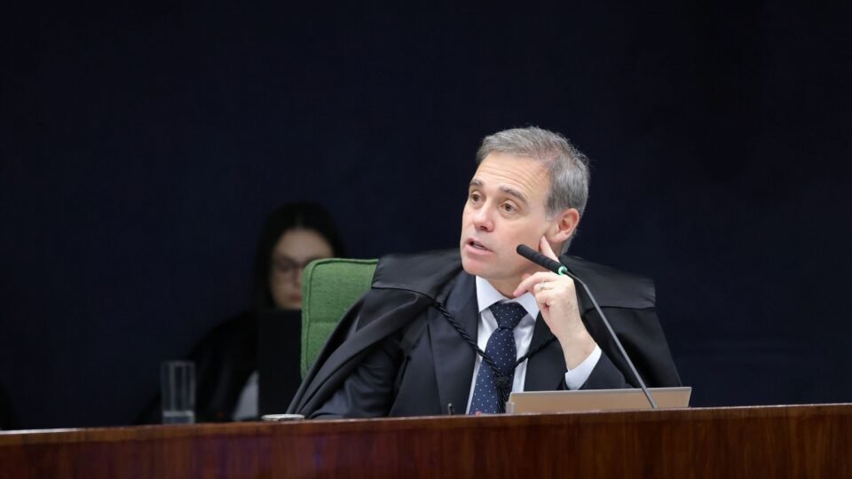 Em carta ao STF, pai de Vorcaro diz ser vítima de “injustiça” e cobra Mendonça