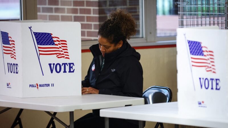 Governo Trump processa Califórnia para barrar voto de 20 mil pessoas que alega não serem cidadãos