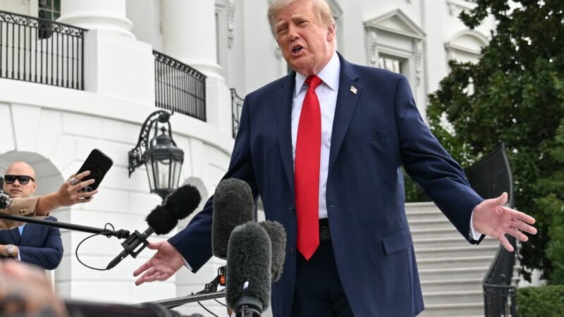 Trump divulga suposto celular de senador e pressiona por horário de verão permanente nos EUA