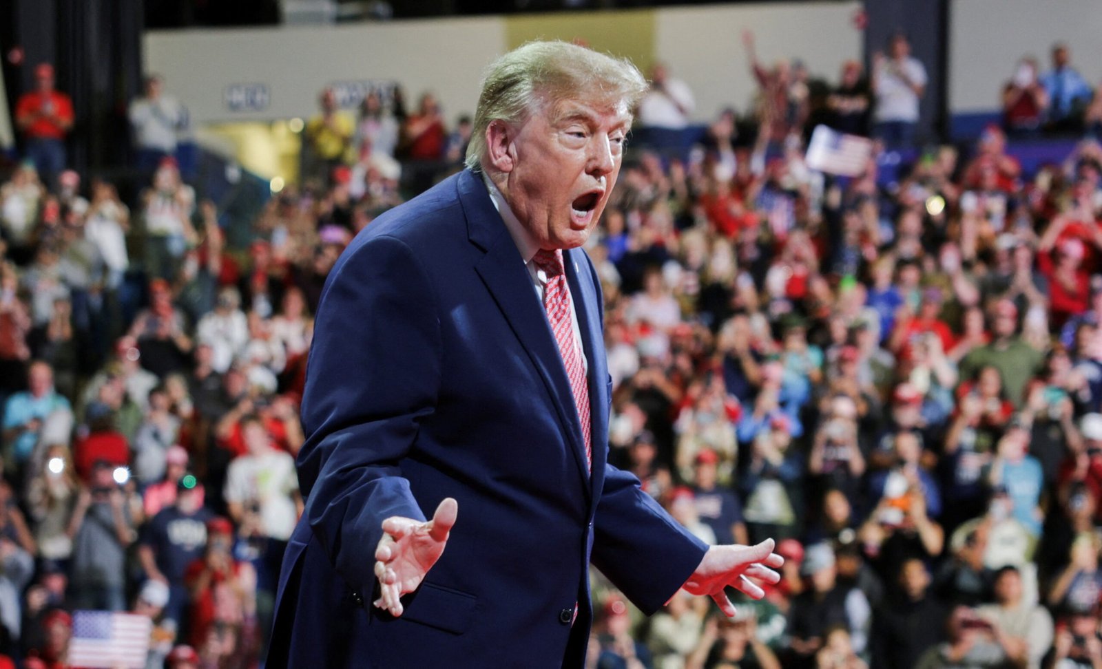 A 2 semanas das midterms, Trump ataca candidato democrata ao Senado: ‘Jihadista doentio e violento’