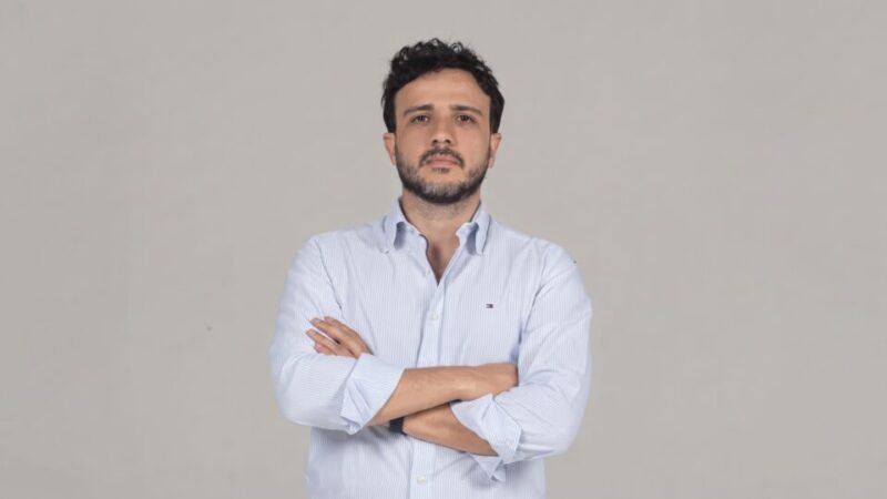 Renan Santos prevê vitória de Flávio e diz que não apoiará ninguém no 2º turno