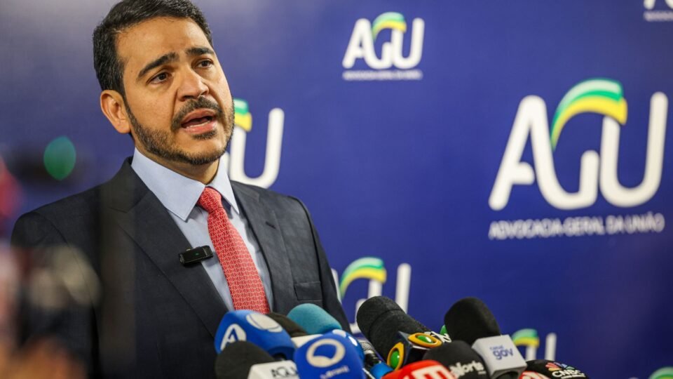 AGU usa Lei Antifacção pela 1ª vez para confiscar R$ 190 milhões ligados ao PCC e CV