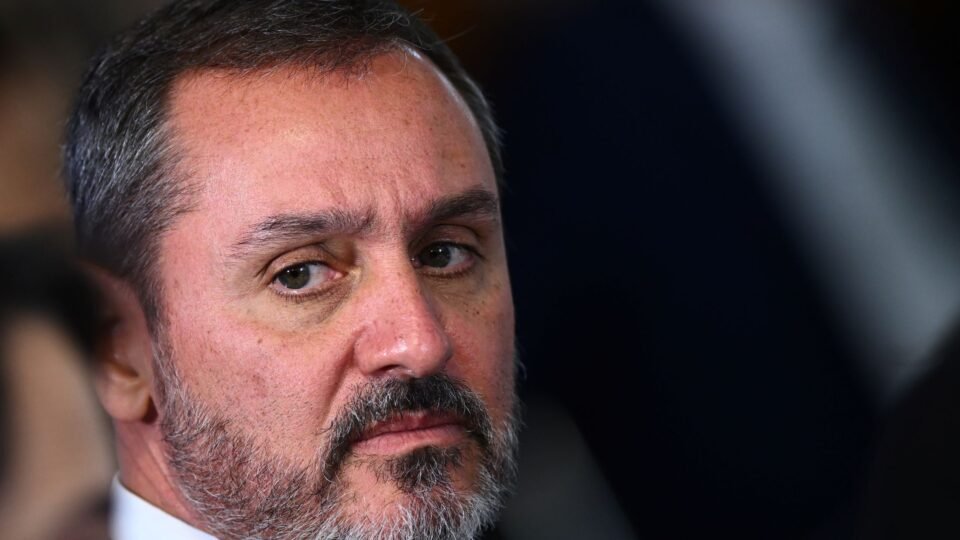 Flávio Bolsonaro pede investigação contra diretor-geral da PF por suposto uso político da corporação