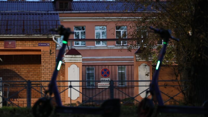 OMS diz que causa da morte de funcionária de laboratório que estuda peste na Rússia segue desconhecida