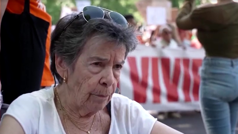 Morre aos 87 anos mulher que foi despejada e virou símbolo da luta por moradia na Espanha
