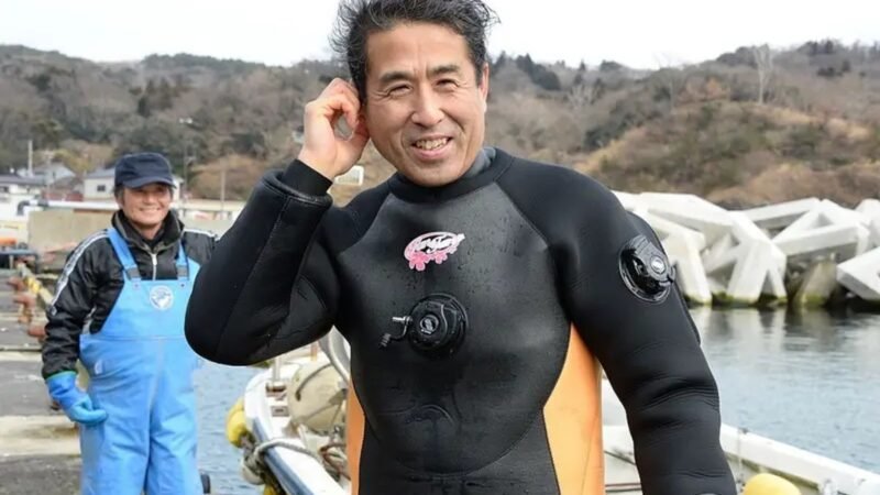 Sua mulher foi levada por tsunami e ele passou anos mergulhando para estar perto dela
