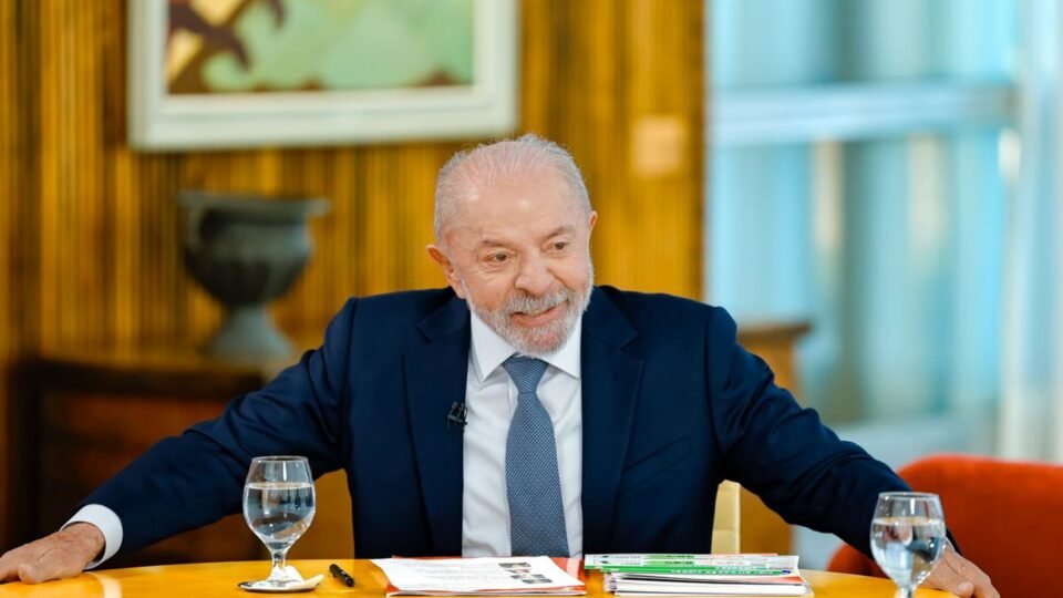 TSE nega pedido de Flávio para proibir Lula de gravar no Planalto e no Alvorada