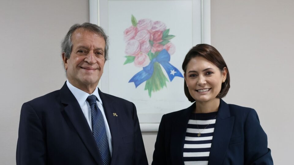 Valdemar e Michelle discutem futuro do PL após Flávio deixar o país